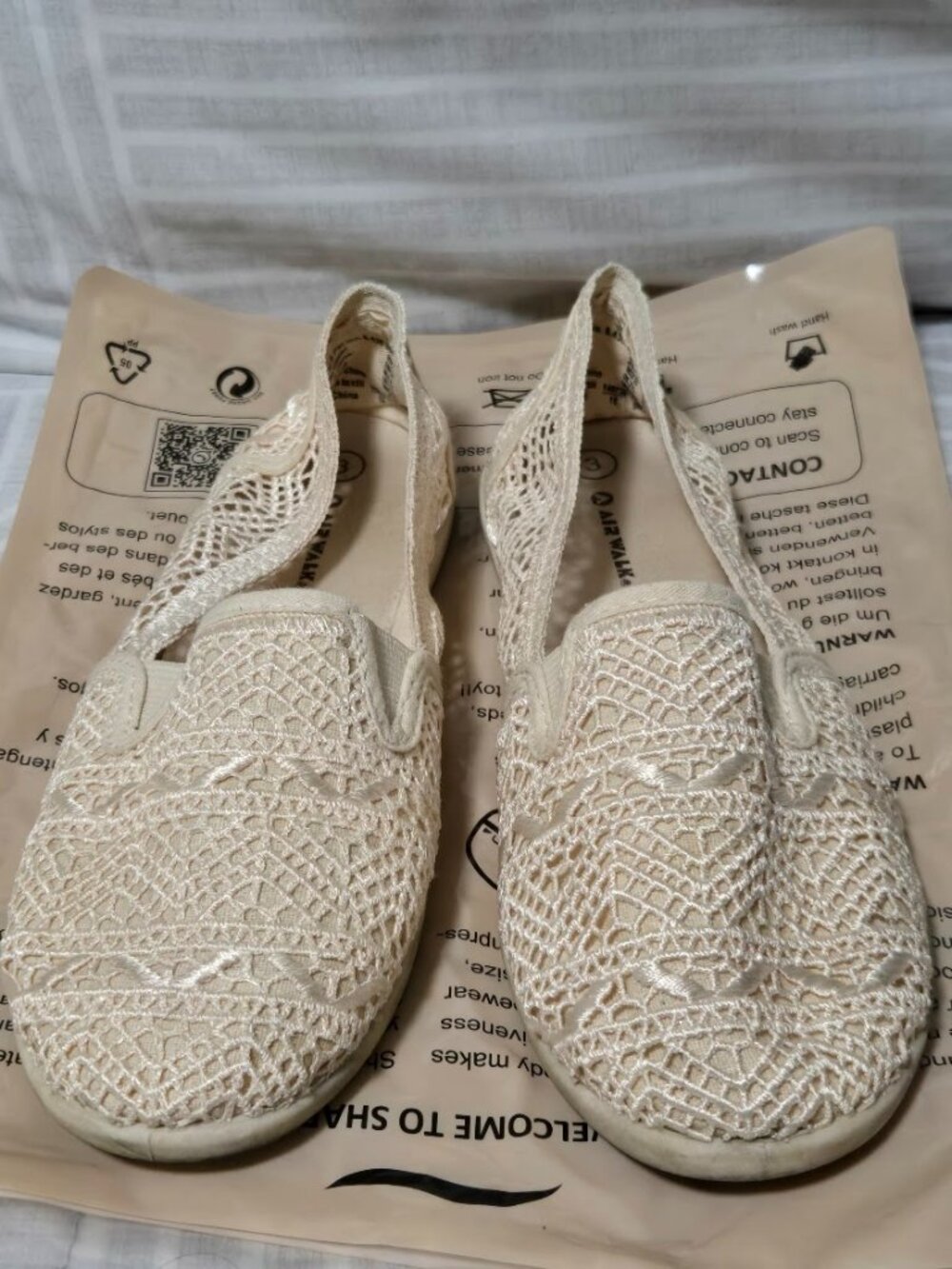Airwalk Cream Crochet Lace Slip On Flats Alpargata Loafers Size 3 / Fits W 4.5-5